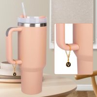 2Pcs Letter V Charms Accessories for Stanley Simple Modern Cup Name id Plate Initial Letter Handle Personalized Charm For Stanley Tumbler Water Cup Handle Identification Letter Charm White Black - Image 6