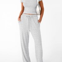 Trendy Queen 2 Piece Matching Summer Sweatsuit Lounge Set Womens Wide Leg Pants Side Ruching Crop Top Sets - Image 2