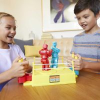 Mattel Games Rock 'Em Sock 'Em Robots Kids Game, Fighting Robots with Red Rocker & Blue Bomber, Knock His Block Off - Image 2
