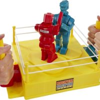 Mattel Games Rock 'Em Sock 'Em Robots Kids Game, Fighting Robots with Red Rocker & Blue Bomber, Knock His Block Off - Image 3