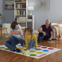 Hasbro Twister Party Classic Board Game for 2 or More Players,Indoor and Outdoor Game for Kids 6 and Up,Packaging May Vary - Image 4