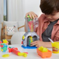 Play Doh Swirlin' Smoothies Toy Blender Playset, Play Kitchen Appliances, Kids Arts and Crafts Toys for 3 Year Old Girls and Boys and Up - Image 4