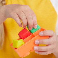 Play Doh Swirlin' Smoothies Toy Blender Playset, Play Kitchen Appliances, Kids Arts and Crafts Toys for 3 Year Old Girls and Boys and Up - Image 13