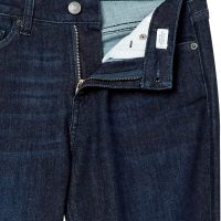 Amazon Essentials Women's Mid Rise Curvy Skinny Jeans - Image 6
