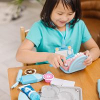 Melissa & Doug Super Smile Dentist Kit with Pretend Play Set of Teeth and Dental Accessories (25 Toy Pieces) Pretend Dentist Play Set, for Kids Ages 3+ - Image 8