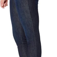 Amazon Essentials Women's Mid Rise Curvy Skinny Jeans - Image 3