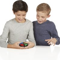 Hasbro Gaming Simon Micro Series Electronic Game for 1 or More Players, Classic Simon Gameplay in a Compact Size, Fun Party Game for Kids Ages 8+ - Image 5