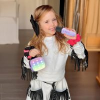 YLL Mini Karaoke Machine with 2 Wireless Microphones, TOP Kids Gifts for Girls Ages 3, 4, 5, 6, 7, 8, 9,10,11,12 +Year Old, 4-12 Years Old Birthday Toy Gift for Girls Boys Party (Purple) - Image 9