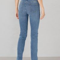 Amazon Essentials Women's Jeans, Mid Rise Straight Leg Style, Slim Fit - Image 5