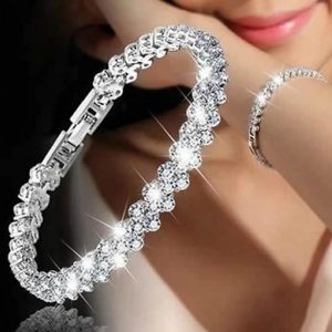 1Pc Exquisite And Luxurious European And American Zircon Bracelet, A Fashionable Accessory Gift For Women, With A High-end Feel Light Luxury