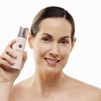 MagicMinerals AirBrush Foundation by Jerome Alexander – 2pc Set with Airbrush Foundation and Kabuki Brush - Spray Makeup with Anti-aging Ingredients for Smooth Radiant Skin - Light Medium - Image 7