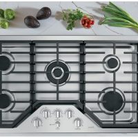 GE CGP95362MS1 36 Inch Gas Cooktop - Image 3