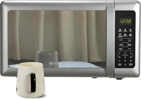 Emerson MW7601SL Compact Countertop Microwave Oven with Sleek Mirrored Finish Door 10 Power Levels, 6 Auto Menus, Glass Turntable and Child Safe Lock, 0.7 Cu. Ft, Silver