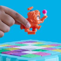 Hasbro Gaming Don’t Break The Ice Mammoth Edition Board Game | Ages 3 and Up | 2 to 4 Players | Preschool and Kids Games (Amazon Exclusive) - Image 9