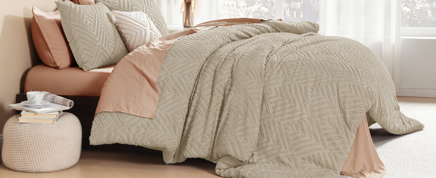 tufted comforter