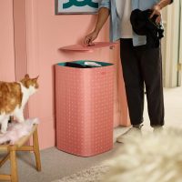 Joseph Joseph Tota Pop 60 liter/15.8 gallon Laundry Hamper Separation Basket with lid, 2 Removable Washing Bags with Handles- Coral/Green - Image 6