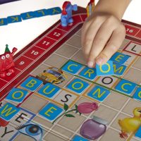 Hasbro Gaming Scrabble Junior Board Game | 2-4 Players | Family Educational Word Games for Kids | Back to School Gifts for Classroom | Ages 5+ - Image 5