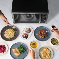Farberware FMWO11AHTBKB 1.1 Cu. Ft. Stainless Steel Countertop Microwave Oven - Image 6