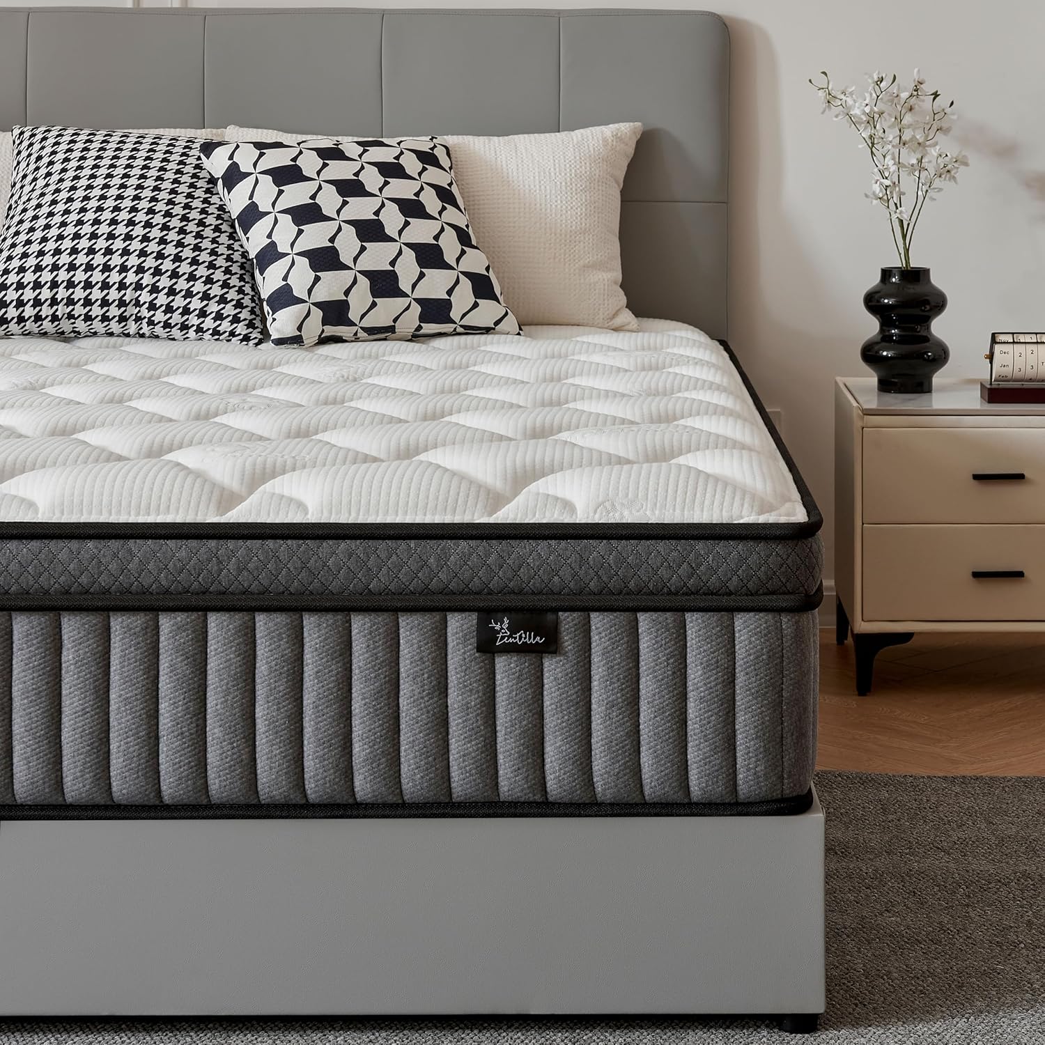 12 Inch Queen Mattress in a Box, Hybrid Cooling Gel Memory Foam & Pocketed Coils, Medium Firm, CertiPUR-US Certified, Pressure Relief, Motion Isolation
