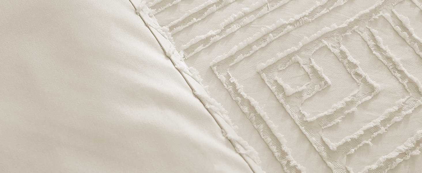 tufted comforter