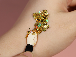 easy to apply glitter