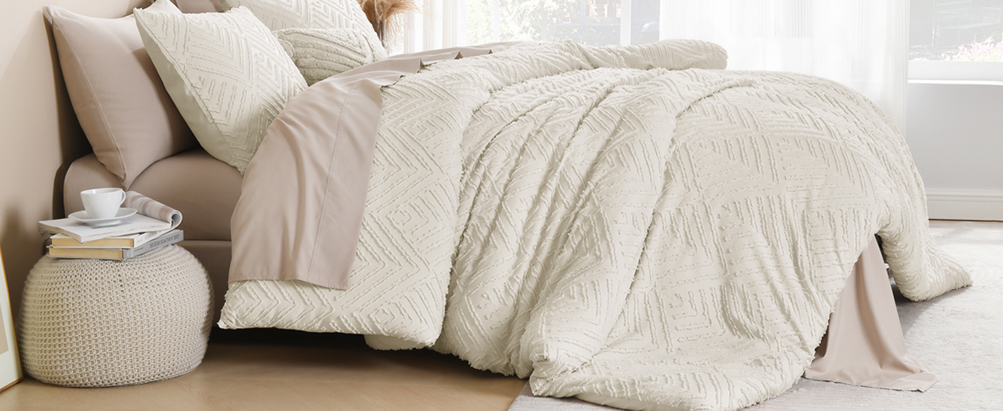 tufted comforter