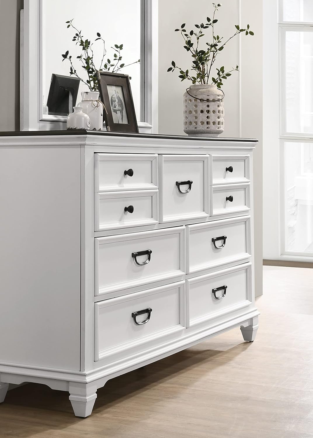 Roundhill Furniture Clelane Wood Bedroom Set with Shiplap Panel Queen Bed, Dresser, Mirror, Nightstand, and Chest in Weathered White and Dark Gray - Image 7