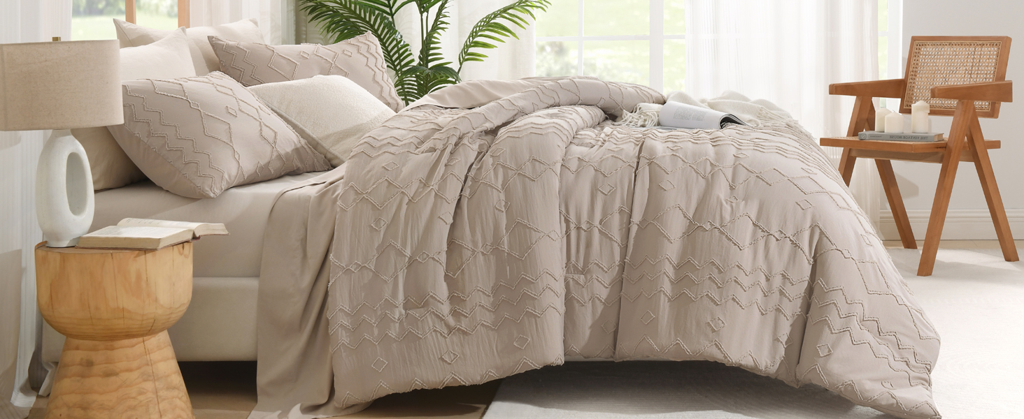 Andency Khaki Tufted Comforter Set