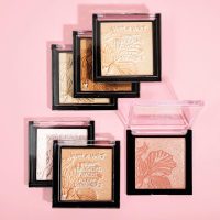 wet n wild MegaGlo Highlighting Powder Warm Gold Golden Flower Crown - Image 3