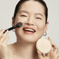 Rimmel London Stay Matte - 001 Transparent - Pressed Powder, Lightweight, High Coverage, Shine Control, 0.49oz - Image 3