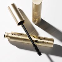 stila HUGE Extreme Lash Mascara, Intense Black | Volume, Full Length, Curl, Lift, No Clump, Crunch or Smudge | Lightweight, Long-Lasting Buildable Eye Makeup Formula | 0.44 Fl. Oz. - Image 6