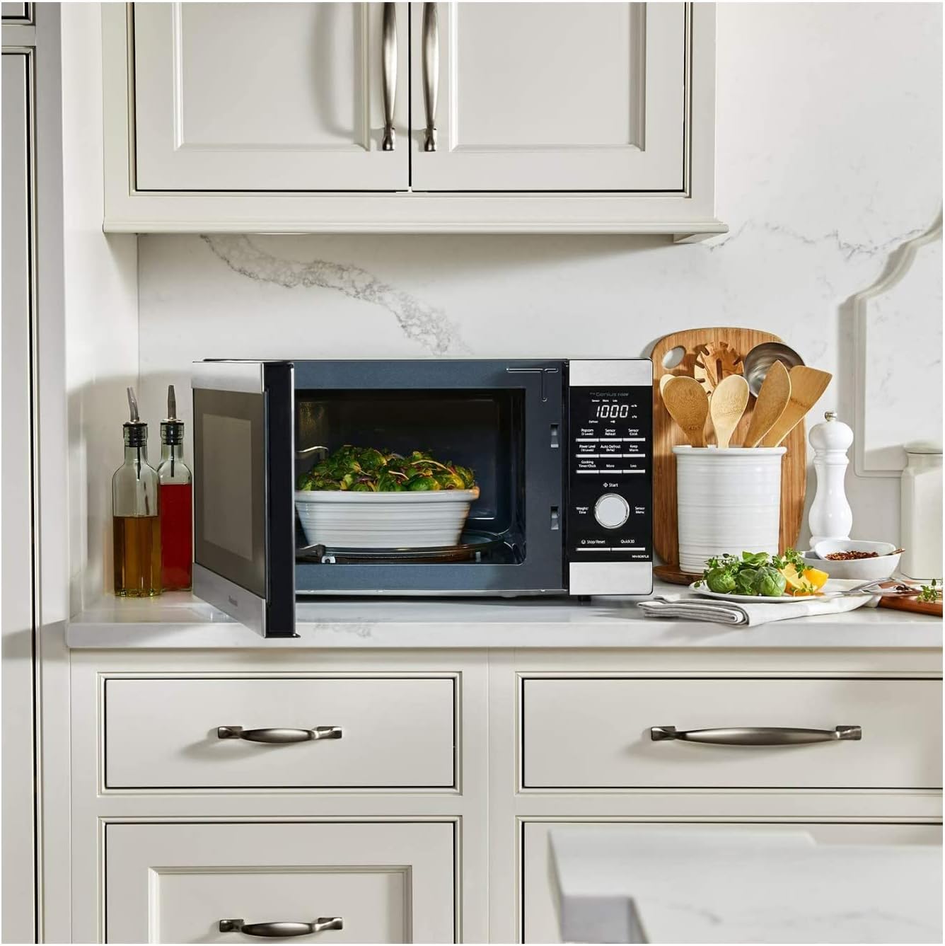 Panasonic Microwave Oven, 1.3 cu. ft. 1100W Countertop Microwave with Genius Sensor Cooking and Auto Defrost - NN-SD67LS (Stainless Steel) - Image 4
