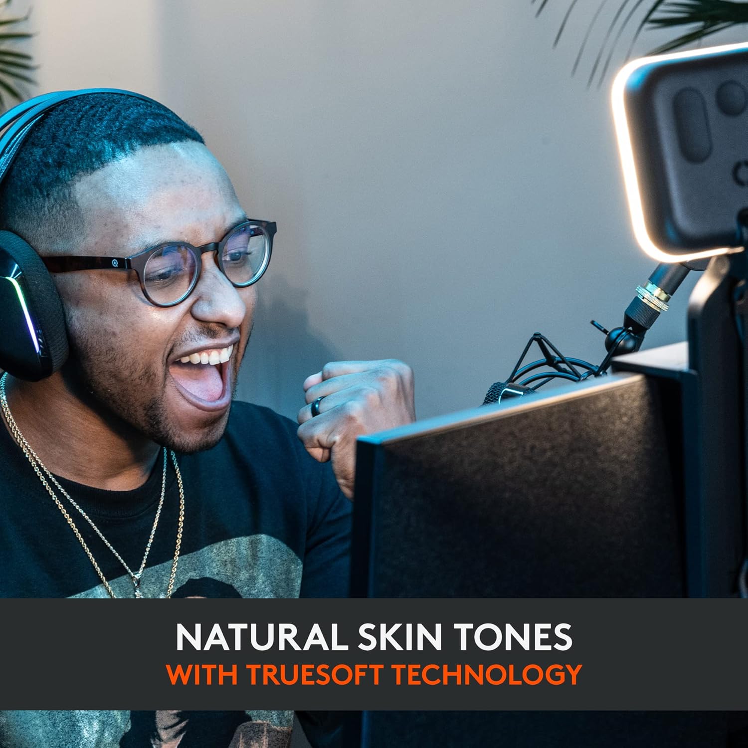 Logitech for Creators Litra Glow Premium LED Streaming Light with TrueSoft, adjustable mount, video lighting for recording streams, PC/Mac - Graphite - Image 2