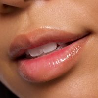 essence | The Super Peptide Glossy Lip Treatment | Hydrating, Nourishing and Non-Sticky | Vegan, Gluten Free and Cruelty Free (01 | Peptacular!) - Image 5