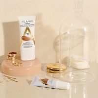 Almay Anti-Aging Foundation, Smart Shade Face Makeup with Hyaluronic Acid, Niacinamide, Vitamin C & E, Hypoallergenic-Fragrance Free, 200 Light Medium, 1 Fl Oz (Pack of 1) - Image 10
