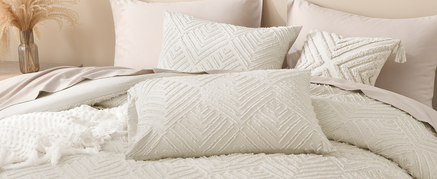 tufted comforter