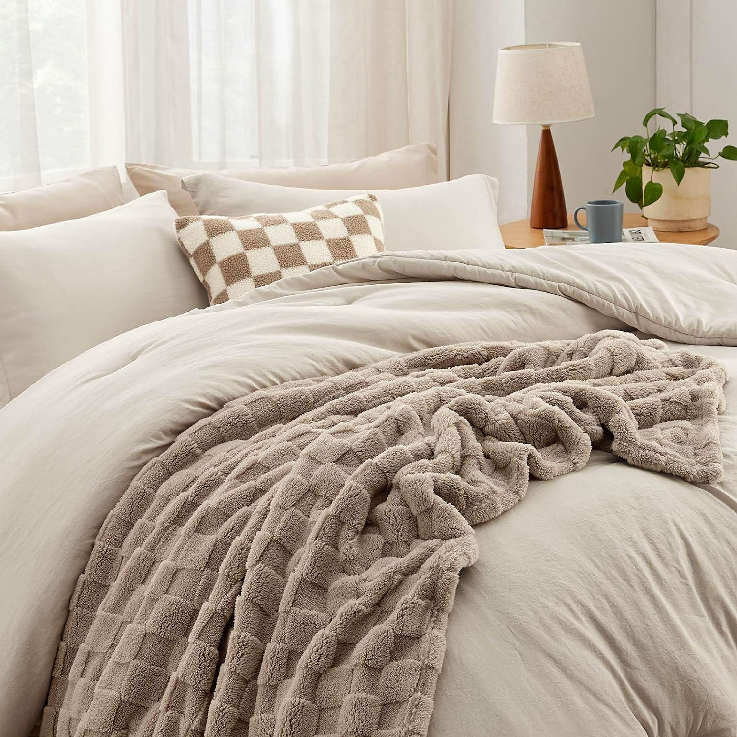 Bedsure Comforter Queen Size 5 Pieces - Queen Size Comforter Set with Checkered Throw Blanket and Decorative Pillow, Lightweiget Bedding, All Season Bedding Sets, Linen Beige - Image 6