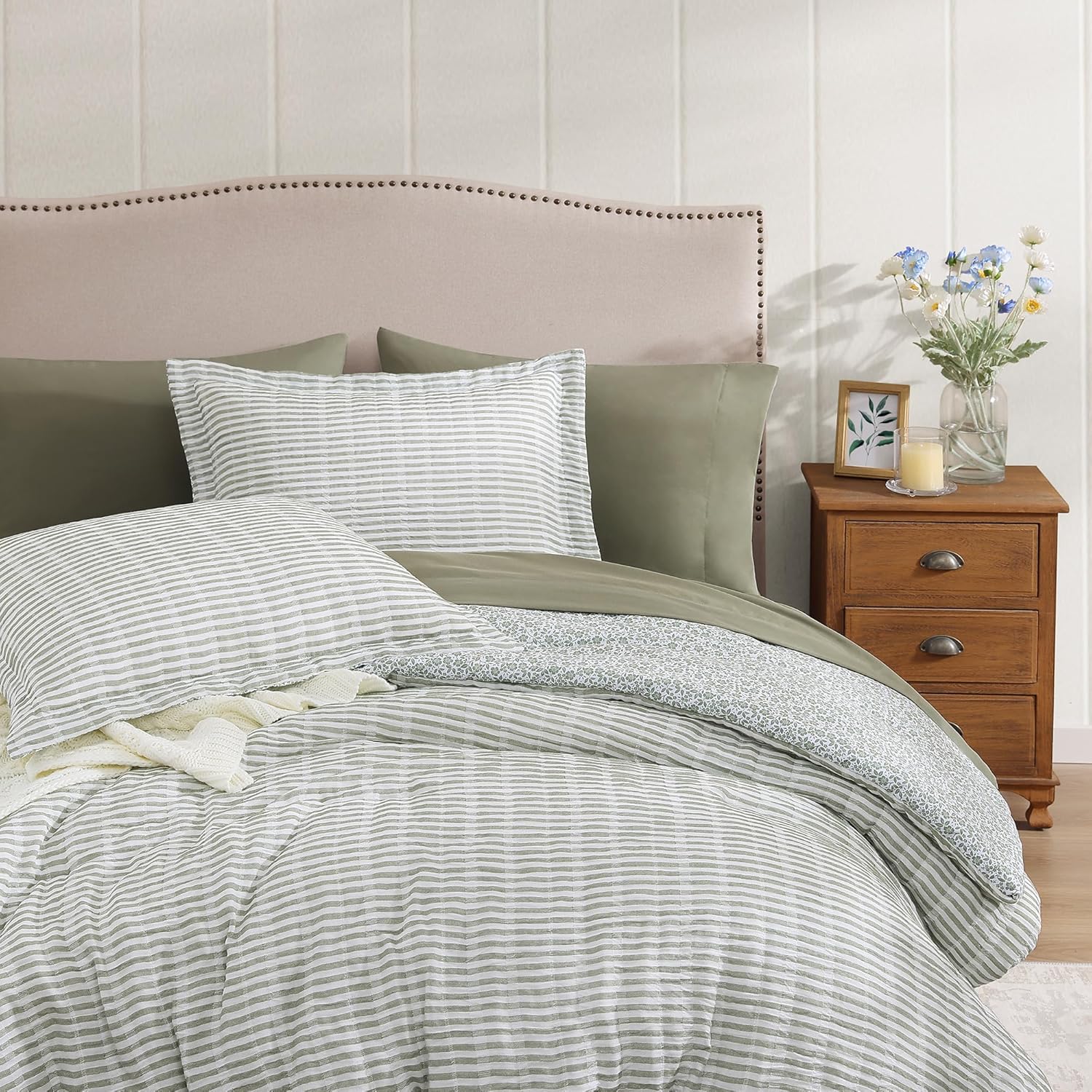 Queen Comforter Set - 7 Pieces Green Gauze Muslin Bedding Sets for All Seasons, Lightweight Breathable Bed in a Bag Queen with Revesible Farmhouse Comforter, Sheets, Pillowcases & Shams - Image 4