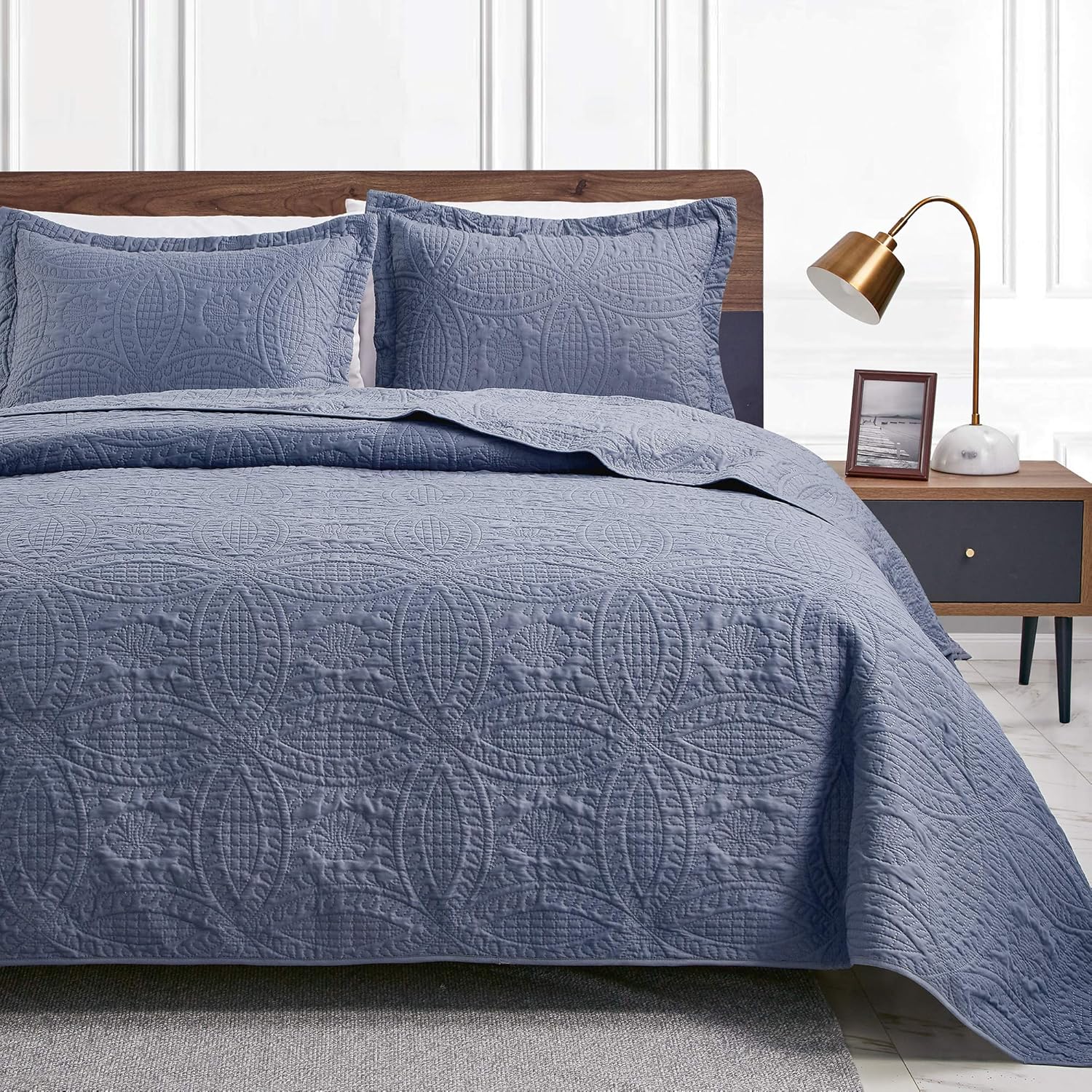 Love’s cabin Twin Quilt Set Blue Bedspreads – Soft Bed Summer Lightweight Bedspread Comforter – Modern Style Coin Pattern Coverlet for All Season – 2 Pieces (1 Quilt, 1 Pillow Sham)