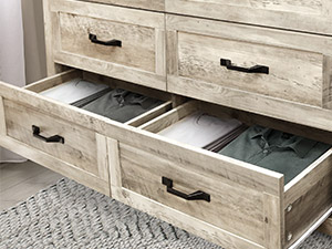 Farmhouse 6 Drawer Detail 4
