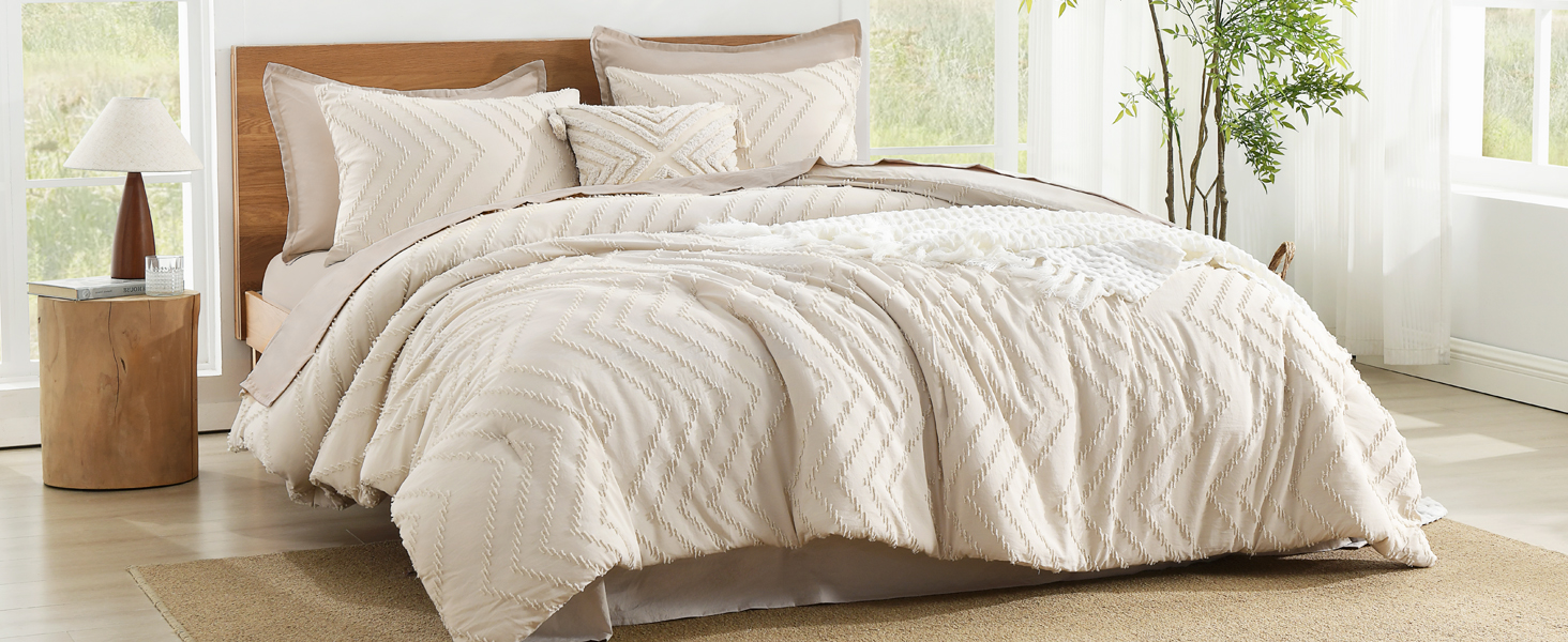C Tufted Comforter Beige