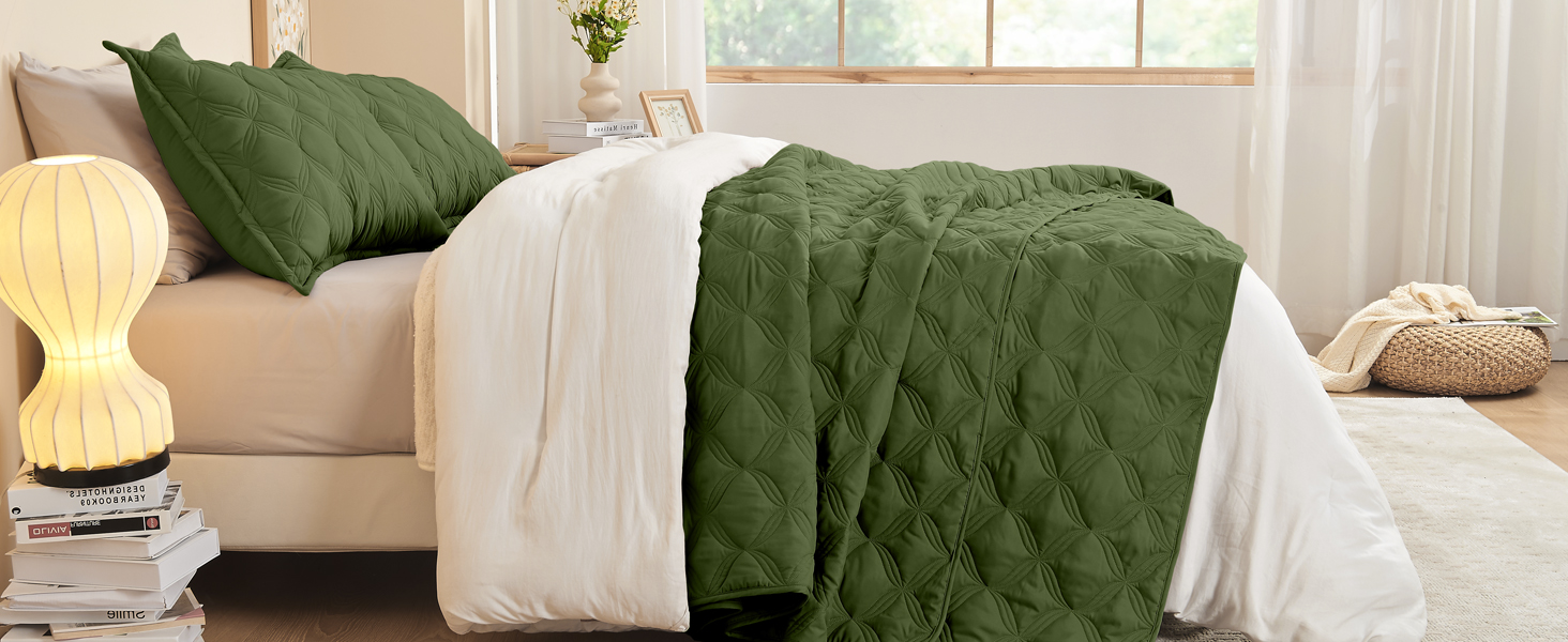 emerald green quilt
