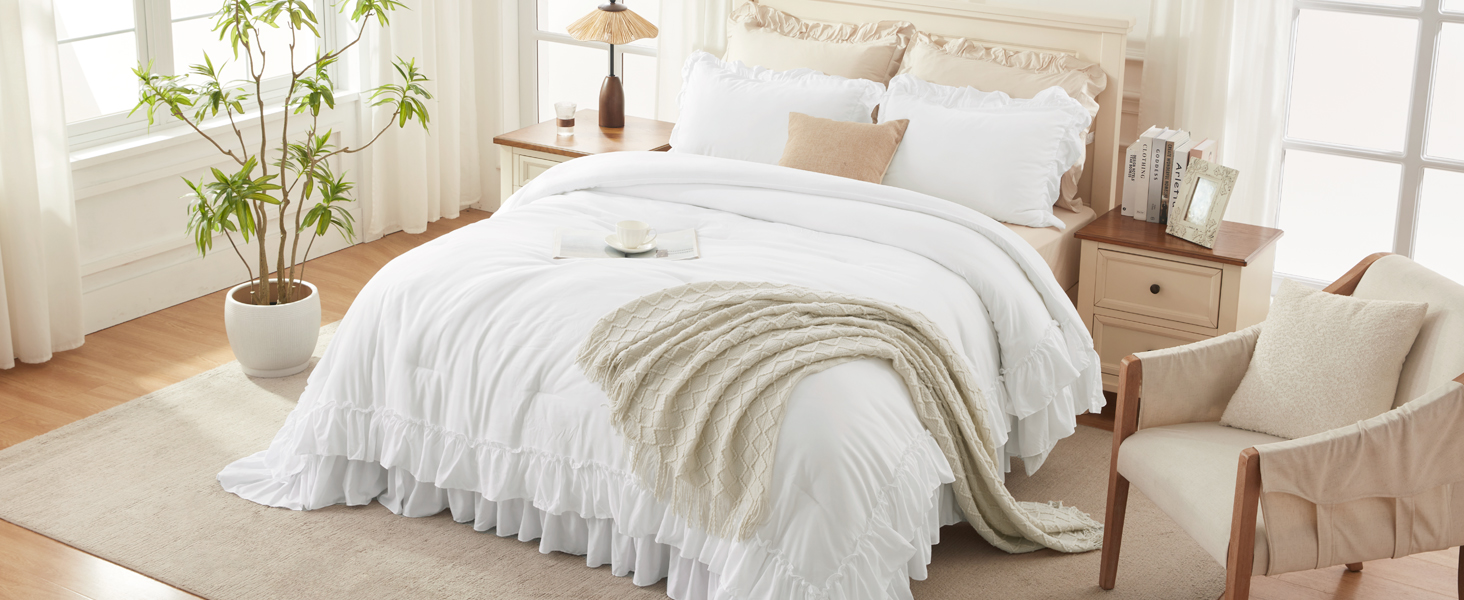 D Ruffle Comforter White