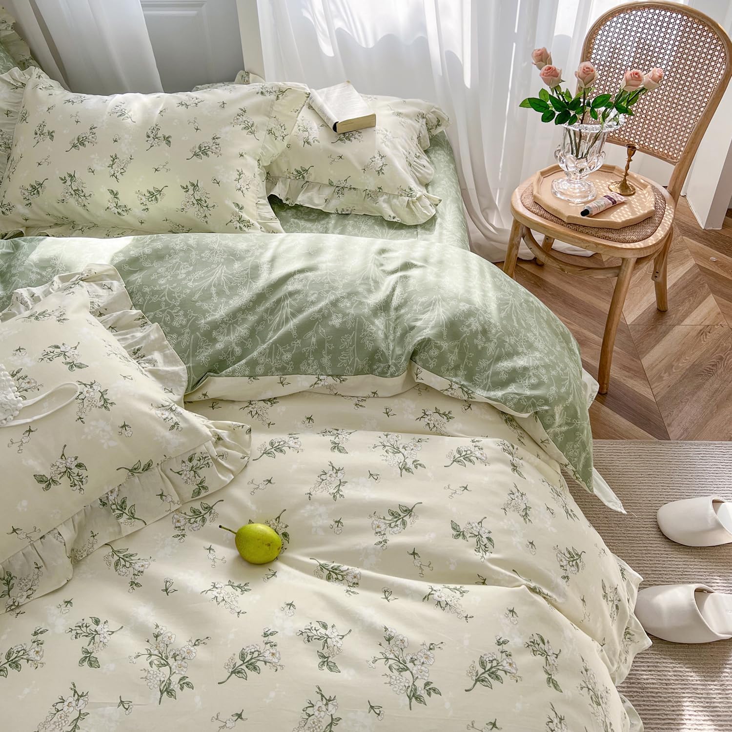 MKXI Full Size Beige & Green Floral Comforter Set – 3 Piece Ruffled Lace Bedding Set with Reversible Design, Soft Aesthetic Cottagecore Style Green Leaf Comforter for Girls, Women, and Teens