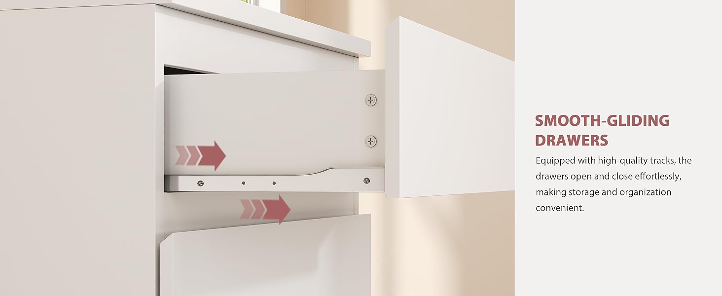 SMOOTH-GLIDING DRAWERS