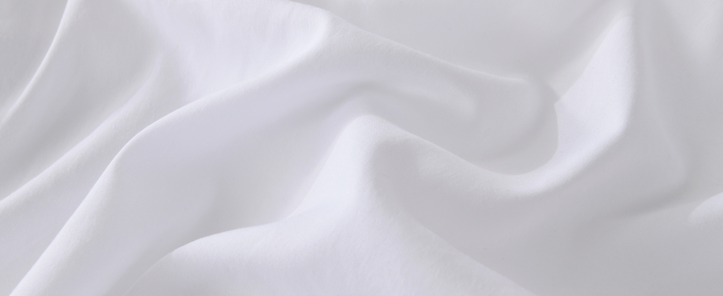 D Ruffle Comforter white