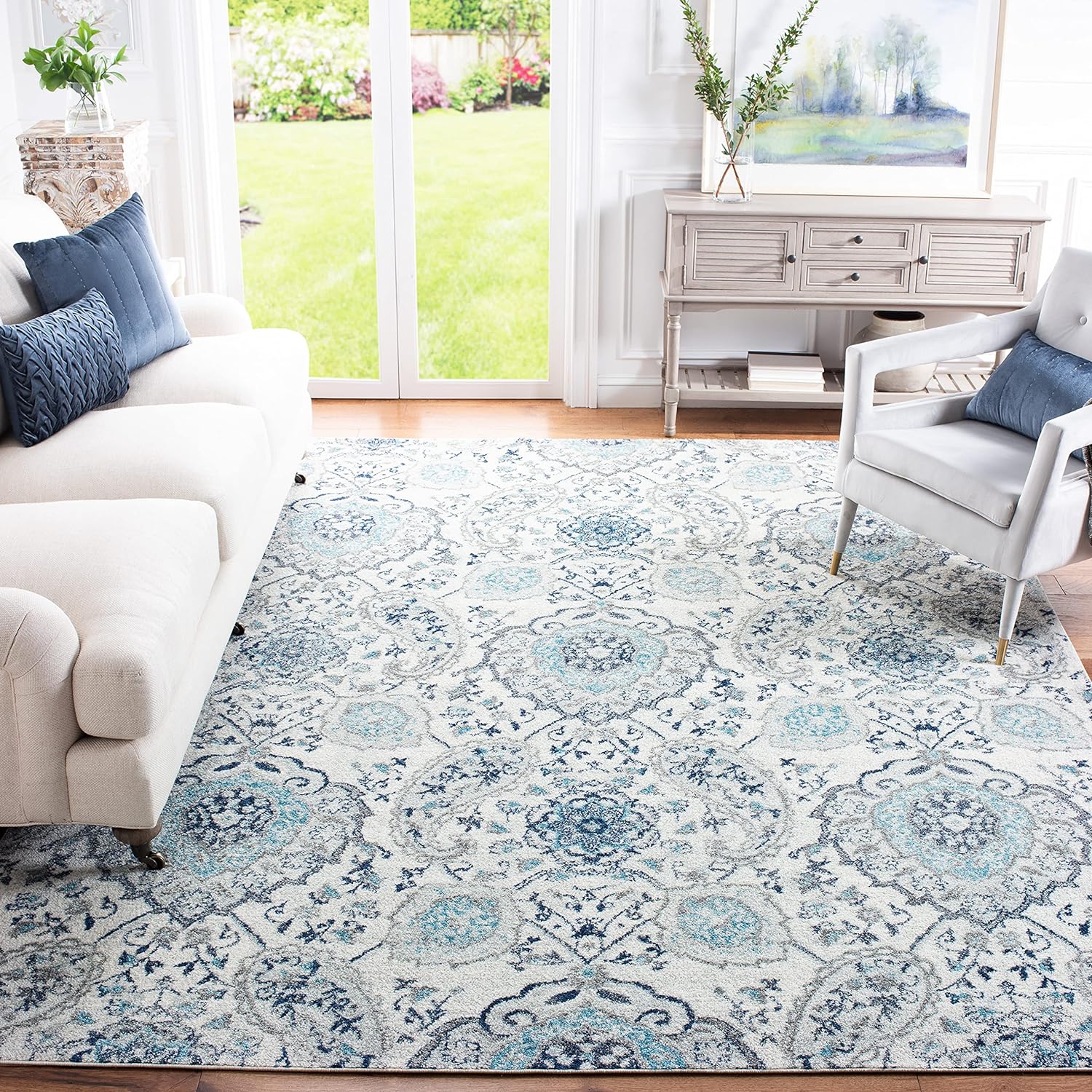 SAFAVIEH Madison Collection Area Rug – 8′ Square, Cream & Light Grey, Boho Chic Glam Paisley Design, Non-Shedding & Easy Care, Ideal for High Traffic Areas in Living Room, Bedroom (MAD600C)
