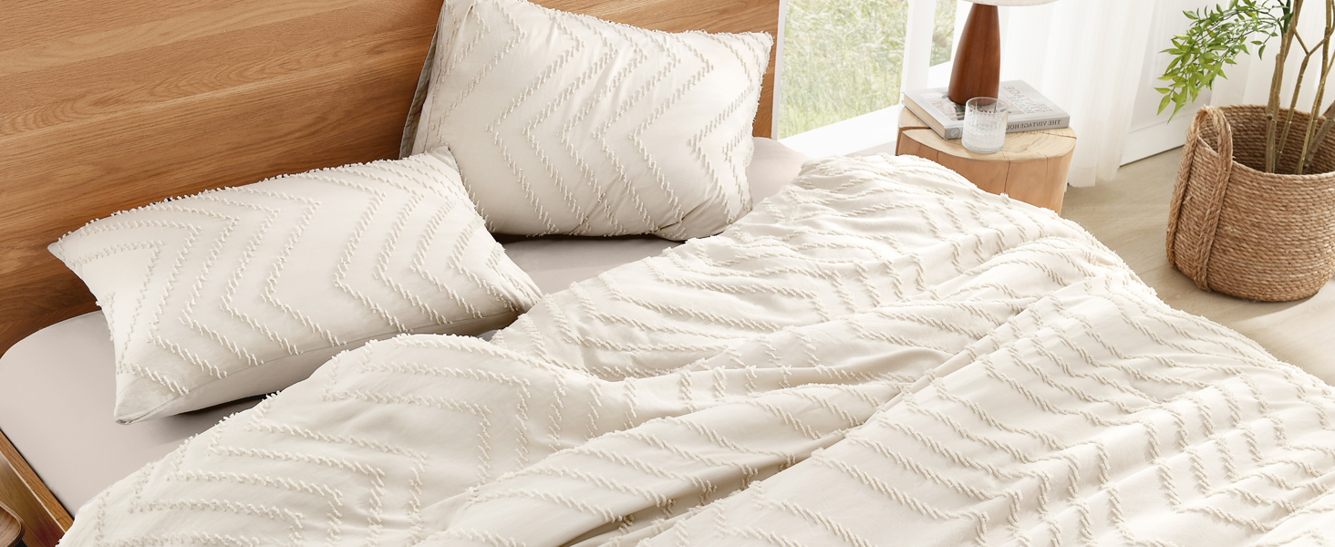 C Tufted Comforter Beige