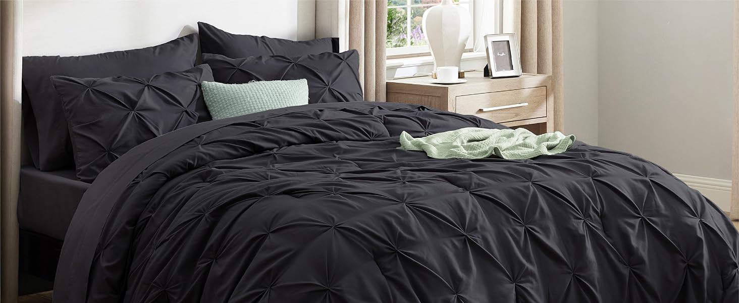 Comforter with Sheets, Pillowcases &amp;amp; Shams 4
