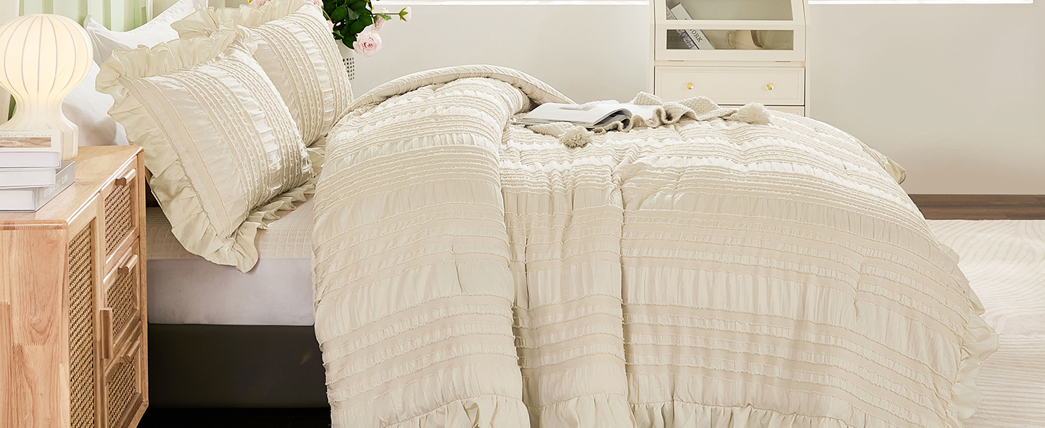 Seersucker Ruffle Comforter Set